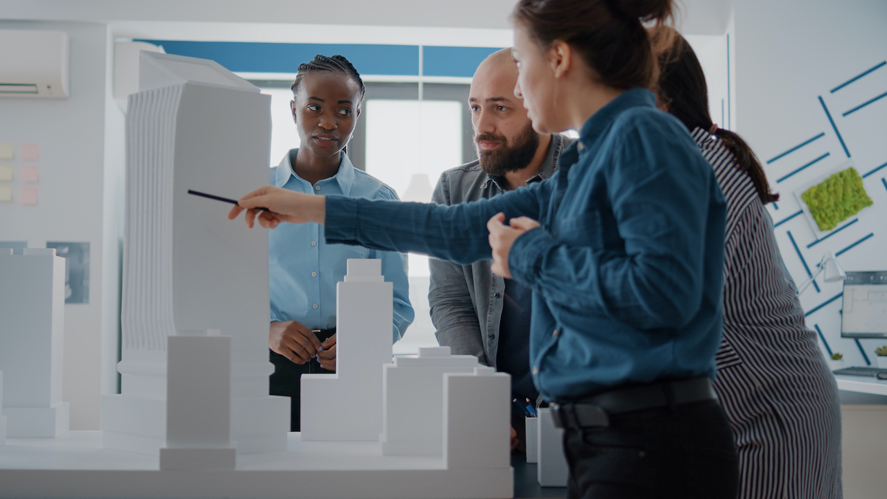 Persone al lavoro su Autodesk Revit